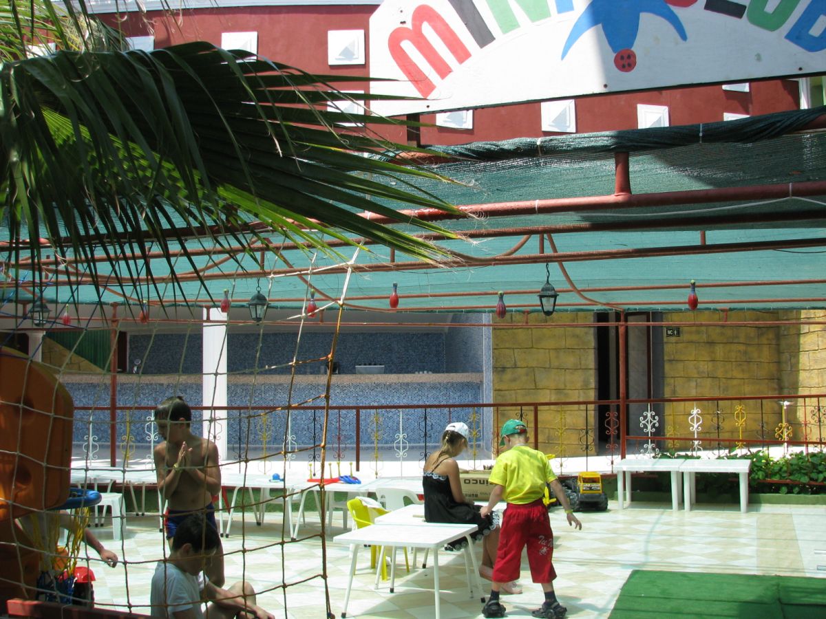 imagini hotel DELPHIN BOTANIK